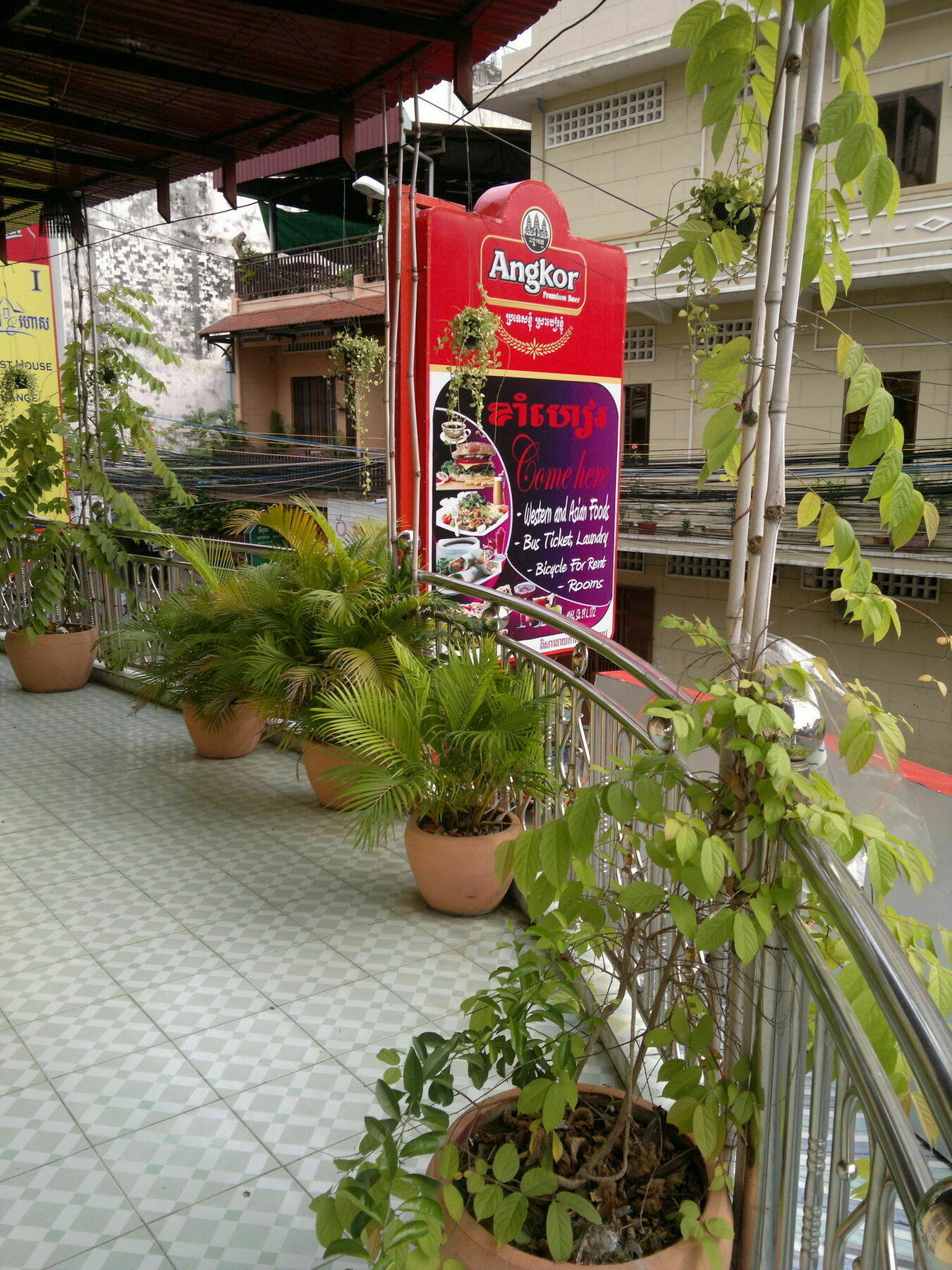 White River II Hostel Phnom Penh Exterior foto